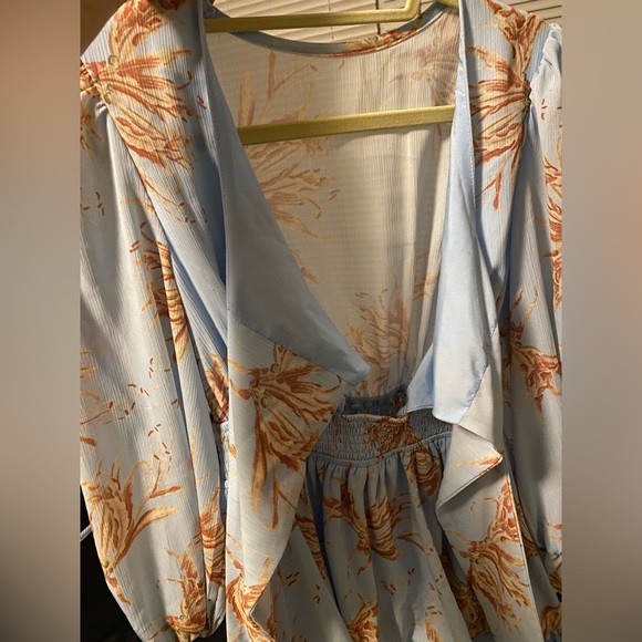 BEAUTIFUL DRESS - Picture 3 of 3